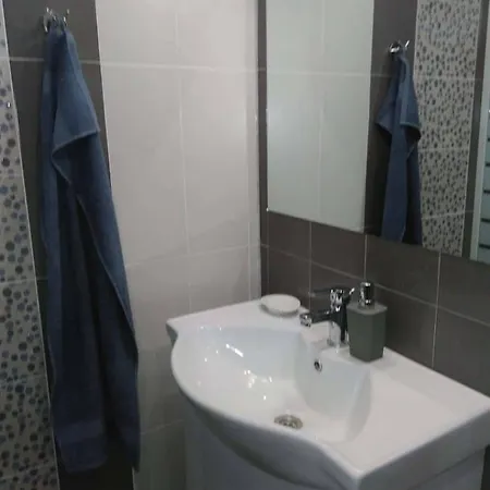 アパート Nev New ヴェリングラード